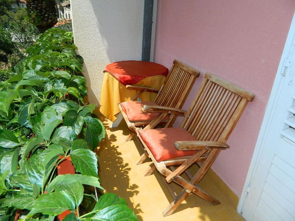 Apartments And Rooms Darinka Vrboska Exterior foto