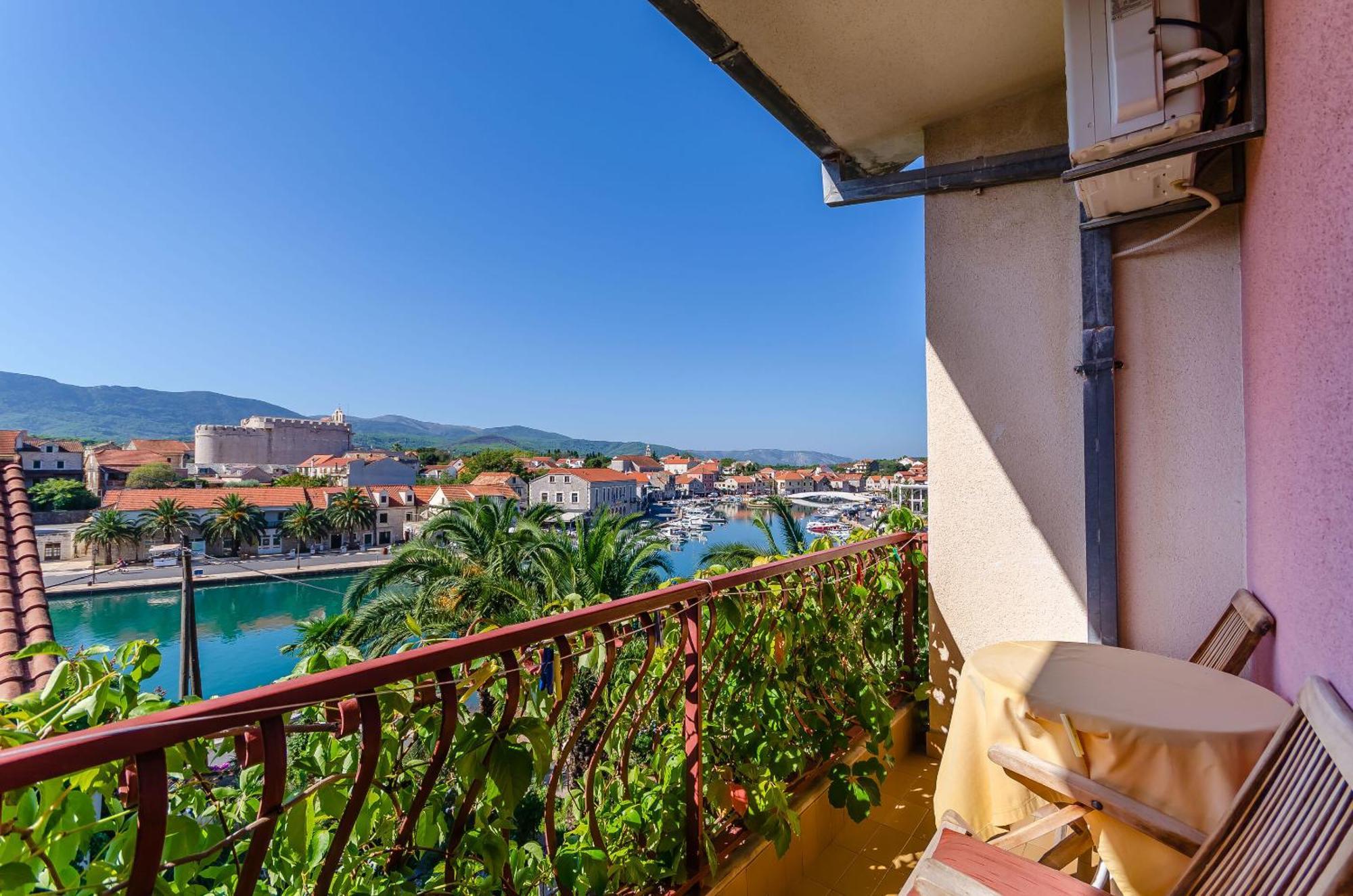 Apartments And Rooms Darinka Vrboska Exterior foto
