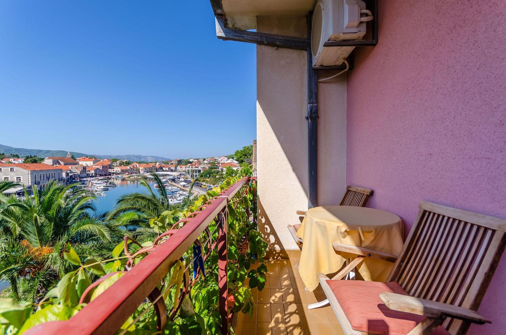 Apartments And Rooms Darinka Vrboska Exterior foto